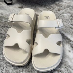 Women’s White Fashion Slide Sandals with Adjustable Strap